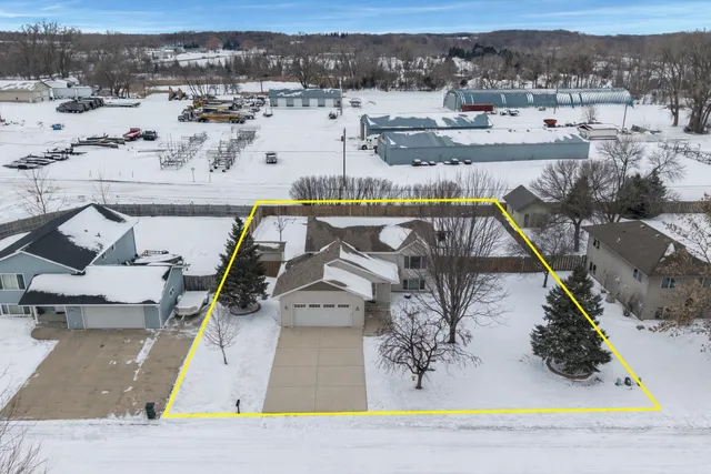$325,000 | 204 5th Avenue, Spicer, MN 56288