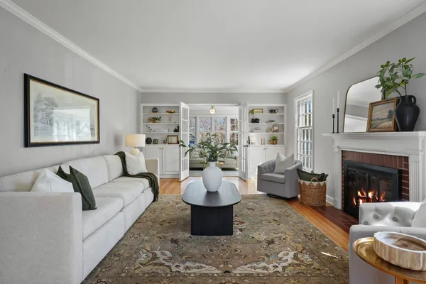 $1,050,000 | 811 Hiawatha Drive, Madison, WI 53711