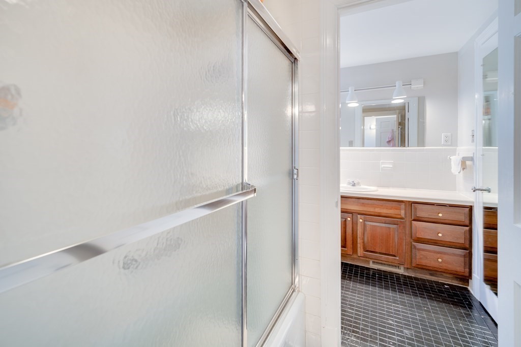 90 Meadowbrook Road Longmeadow, MA 01106 - Photo 20 of 35 Gallery Image 20