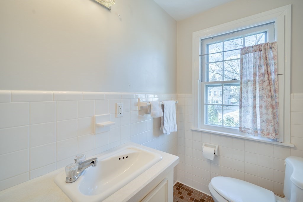 90 Meadowbrook Road Longmeadow, MA 01106 - Photo 23 of 35 Gallery Image 23