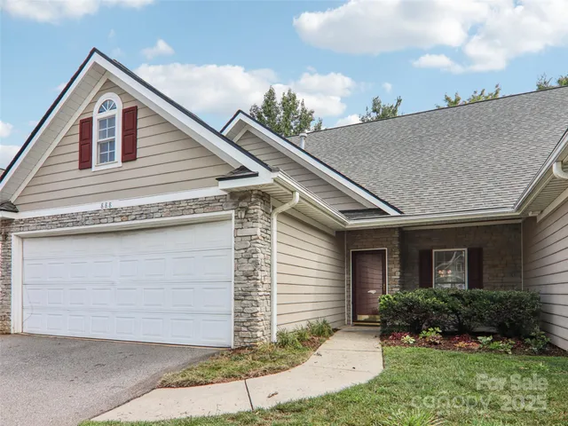 $325,000 | 888 West Pointe Drive, Asheville, NC 28806