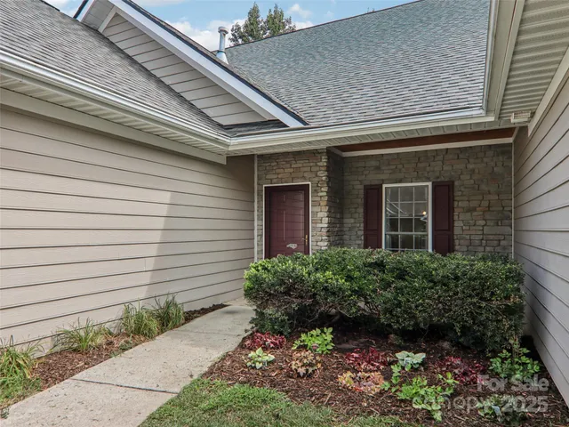 $325,000 | 888 West Pointe Drive, Asheville, NC 28806