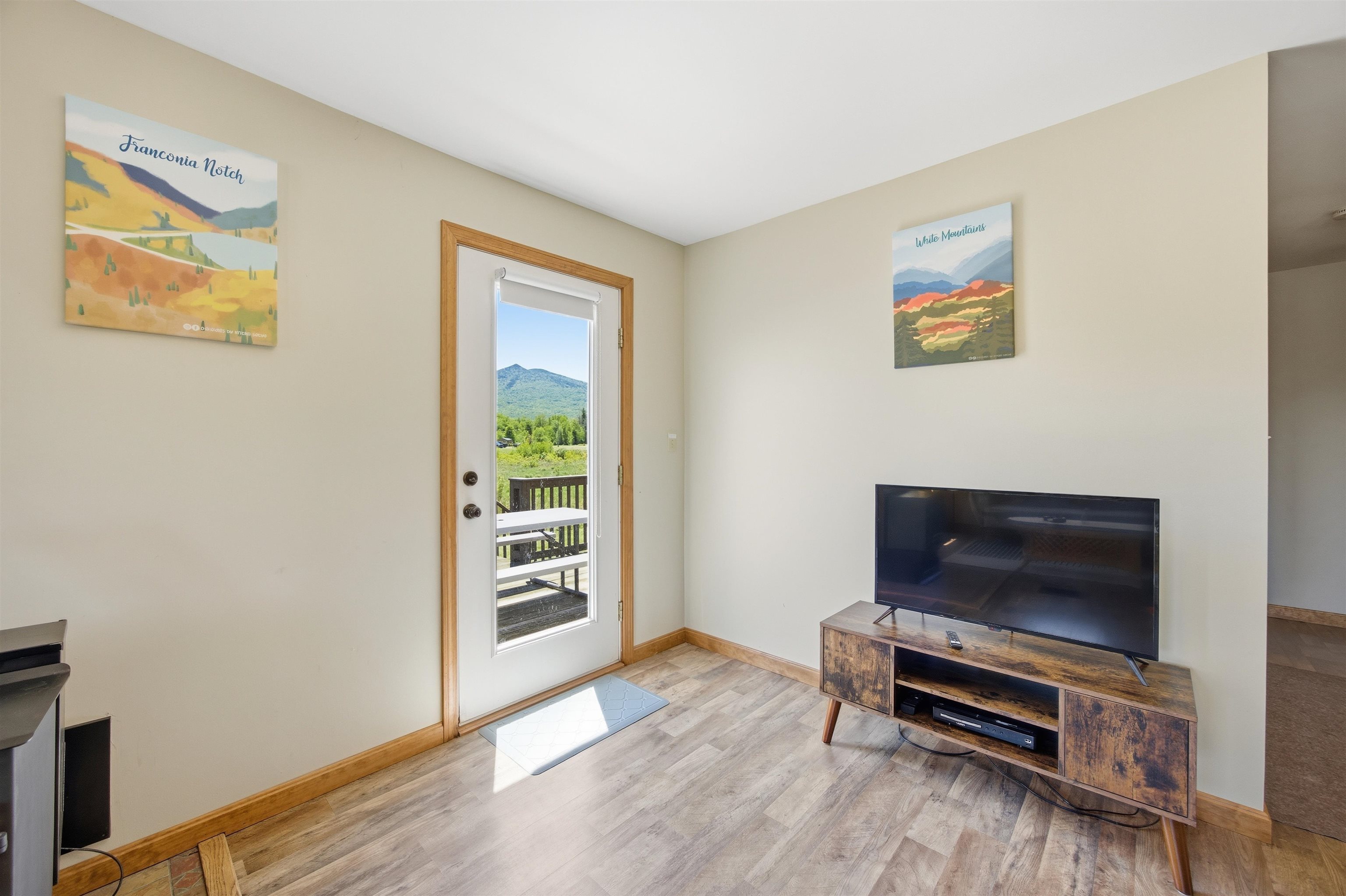 8 Israels River Road Jefferson, NH 03583 - Photo 15 of 29