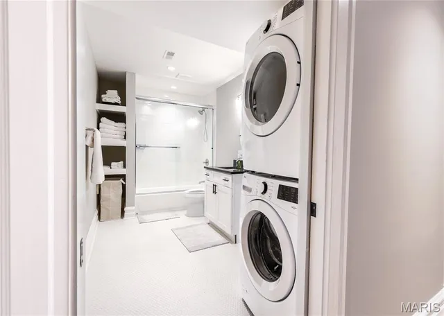 $725,000 | 1045 South Taylor Avenue, St. Louis, MO 63110