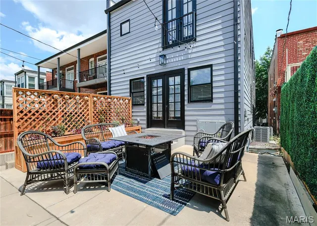 $725,000 | 1045 South Taylor Avenue, St. Louis, MO 63110