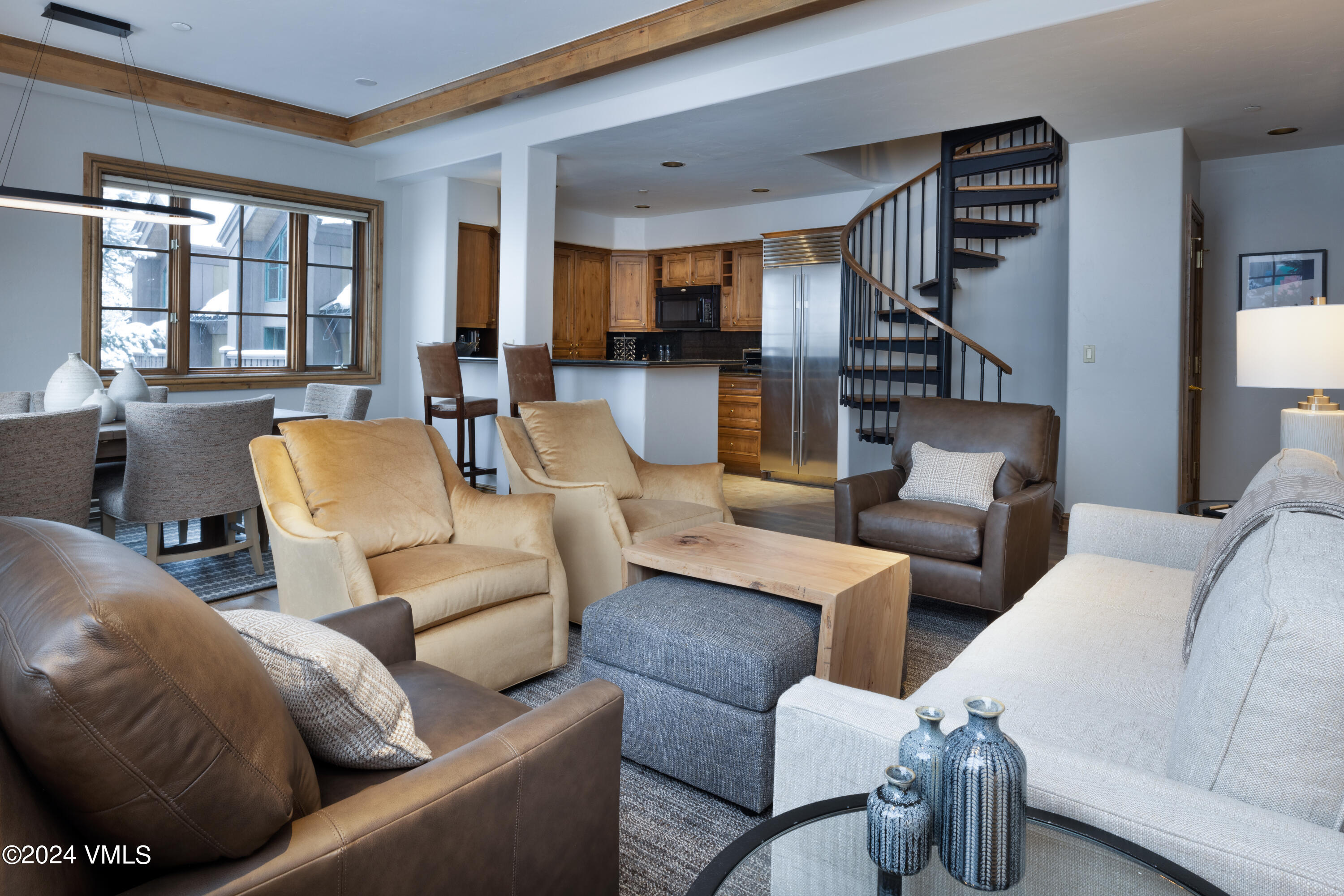 352 East Meadow Drive, Unit E Vail, CO 81657 - Photo 3 of 24 Fitzhugh_Living2