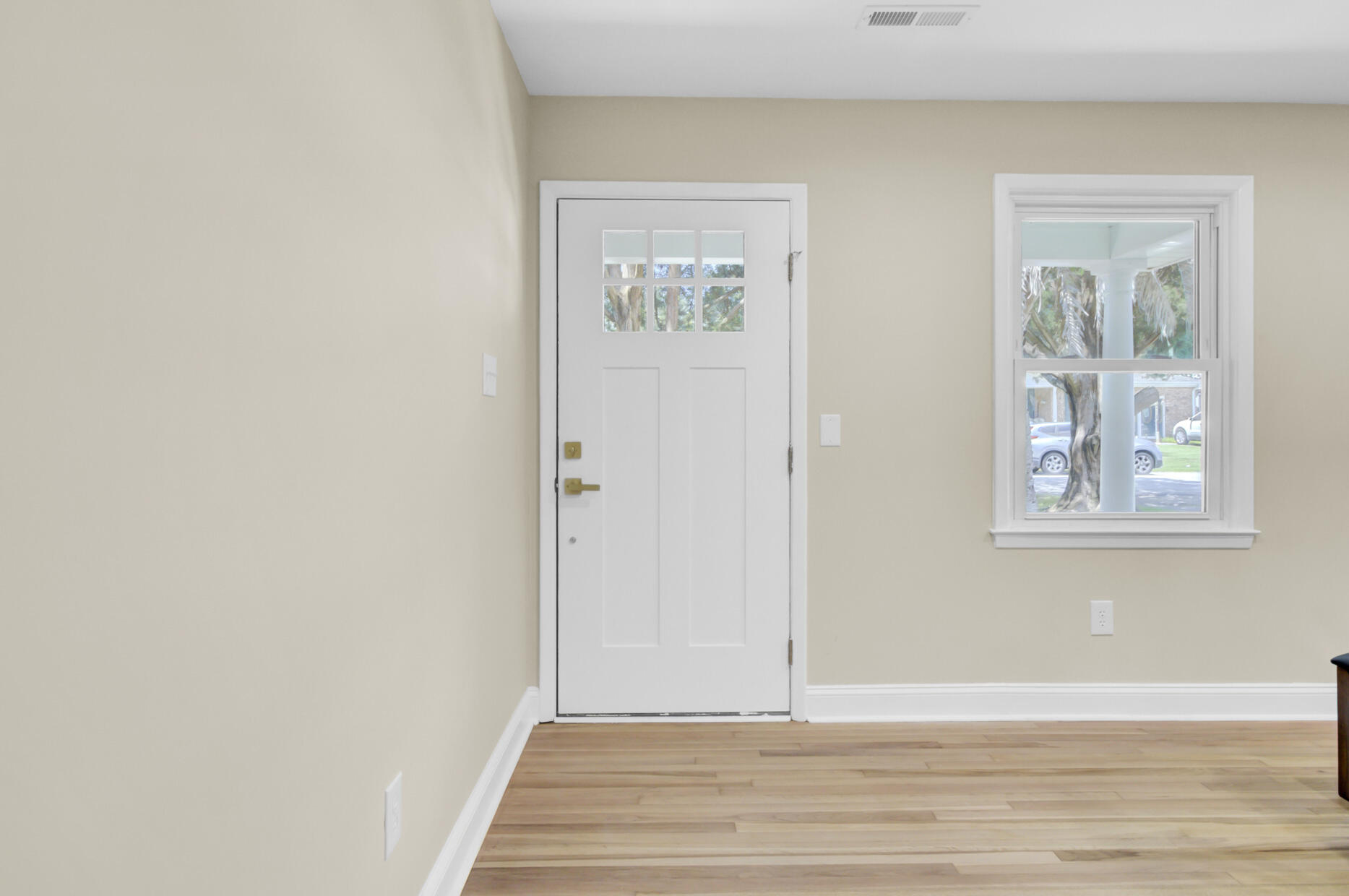 6008 Rembert Drive Hanahan, SC 29410 - Photo 11 of 40 (5)