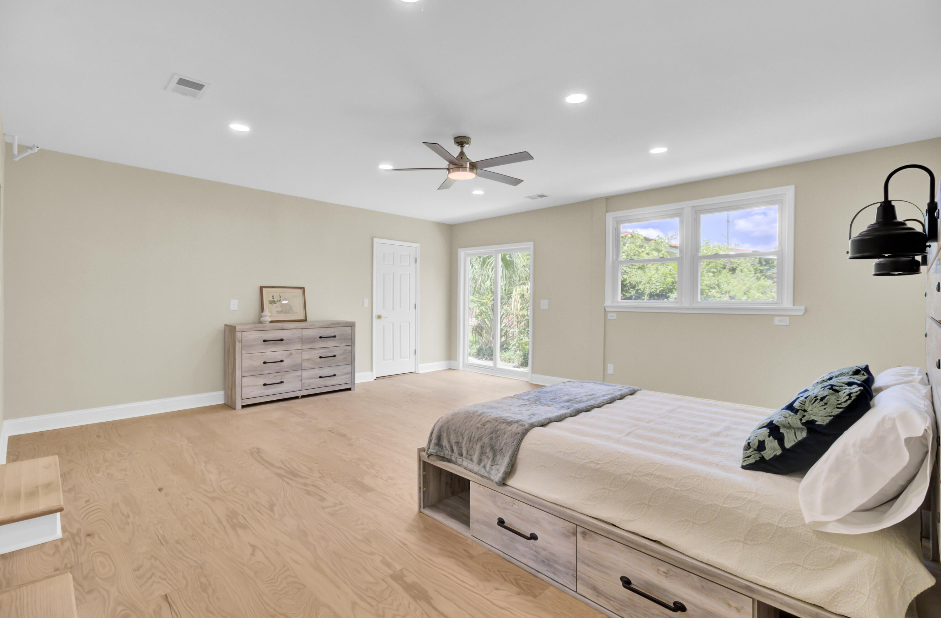 6008 Rembert Drive Hanahan, SC 29410 - Photo 25 of 40 (15)