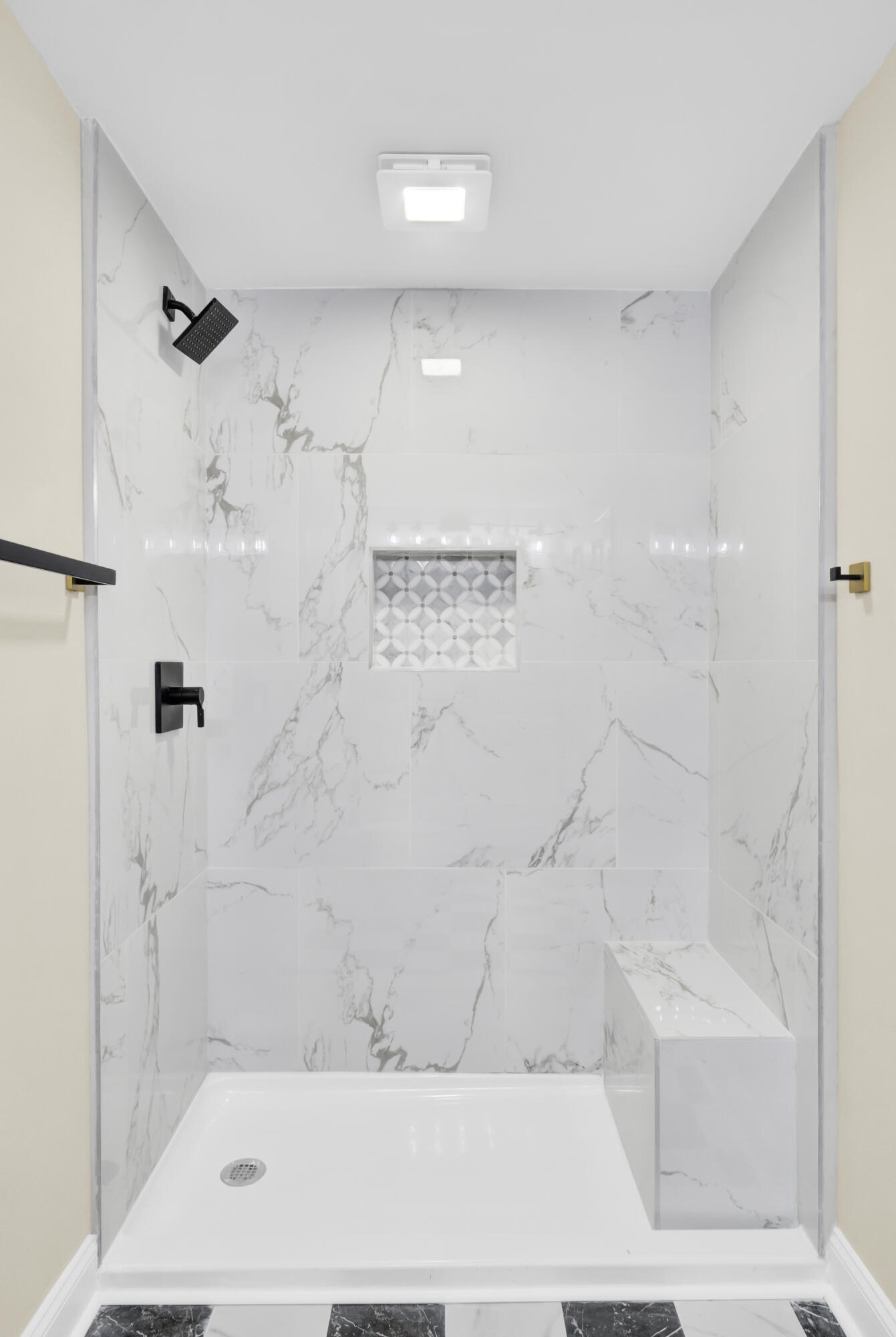 6008 Rembert Drive Hanahan, SC 29410 - Photo 29 of 40 (31)