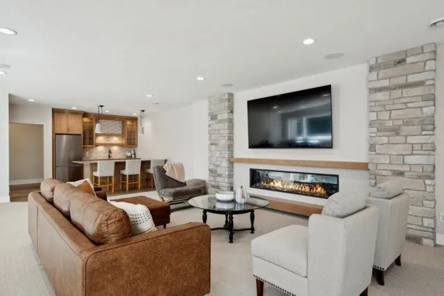 $1,575,000 | 2-xx Stonebrooke Curve, Shakopee, MN 55379