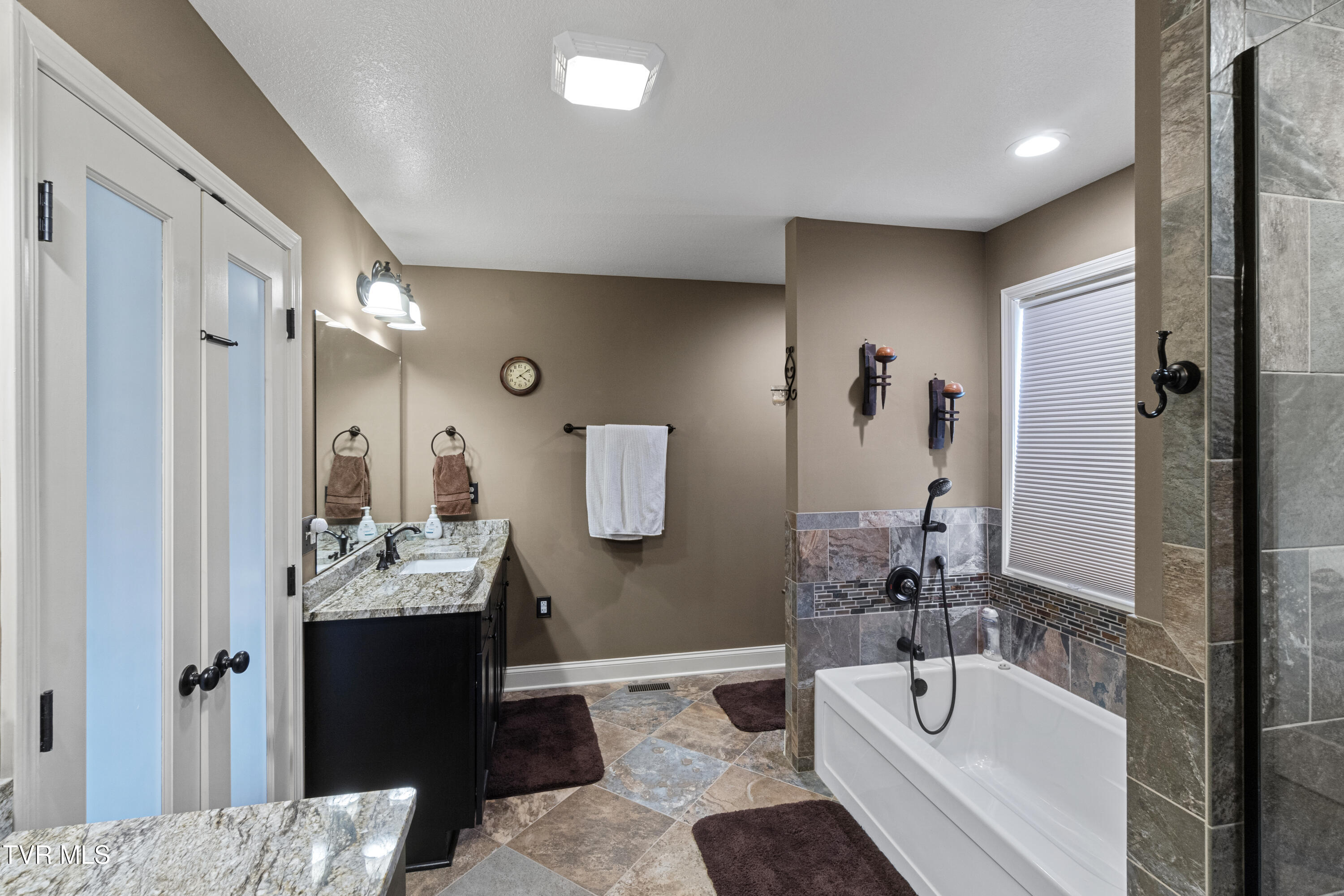 1095 Afton Road Afton, TN 37616 - Photo 16 of 63 DSC08816