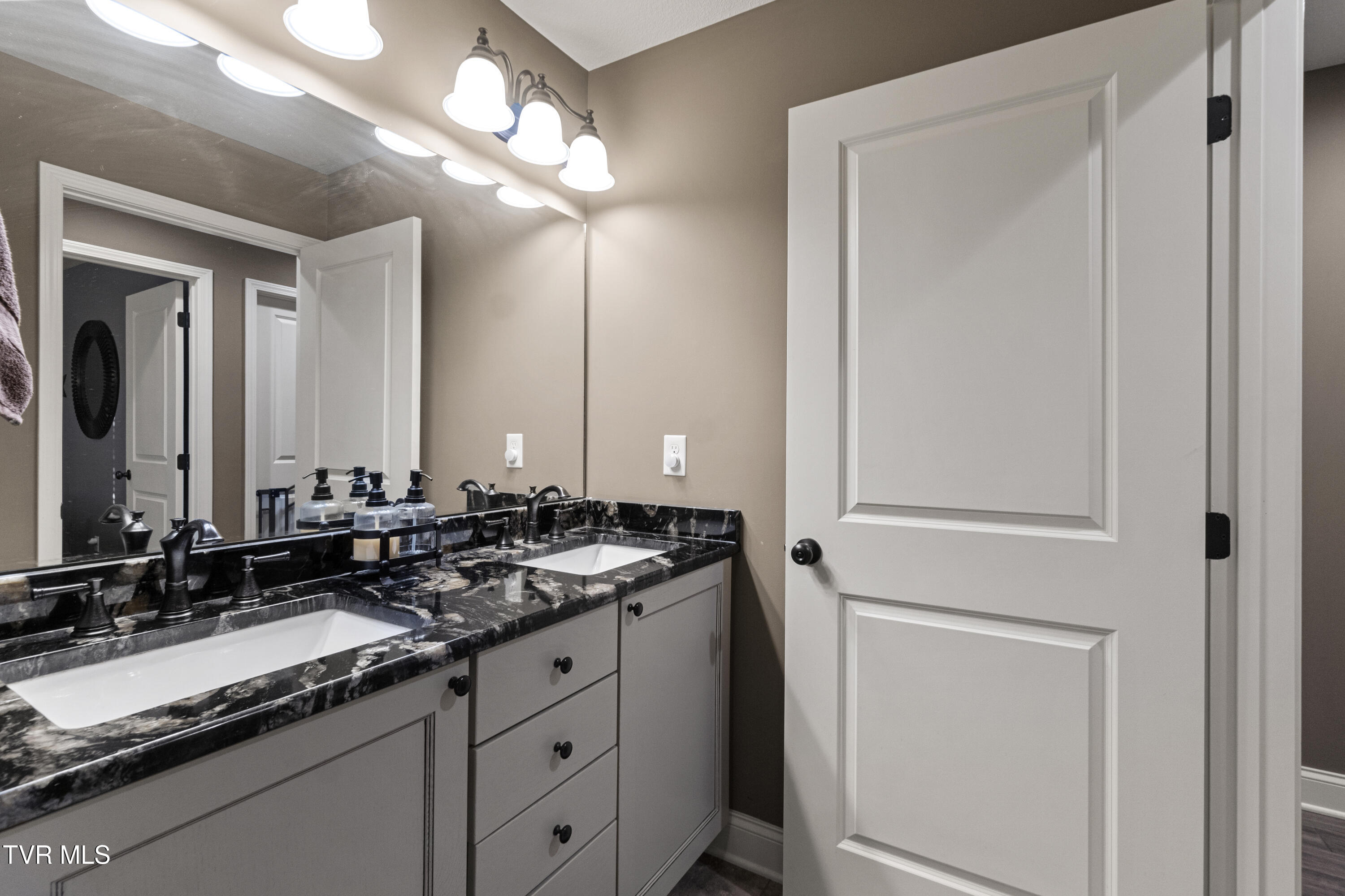 1095 Afton Road Afton, TN 37616 - Photo 24 of 63 DSC08864