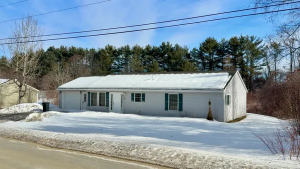 $299,900 | 28 Pleasant Hill Drive, Waterville, ME 04901