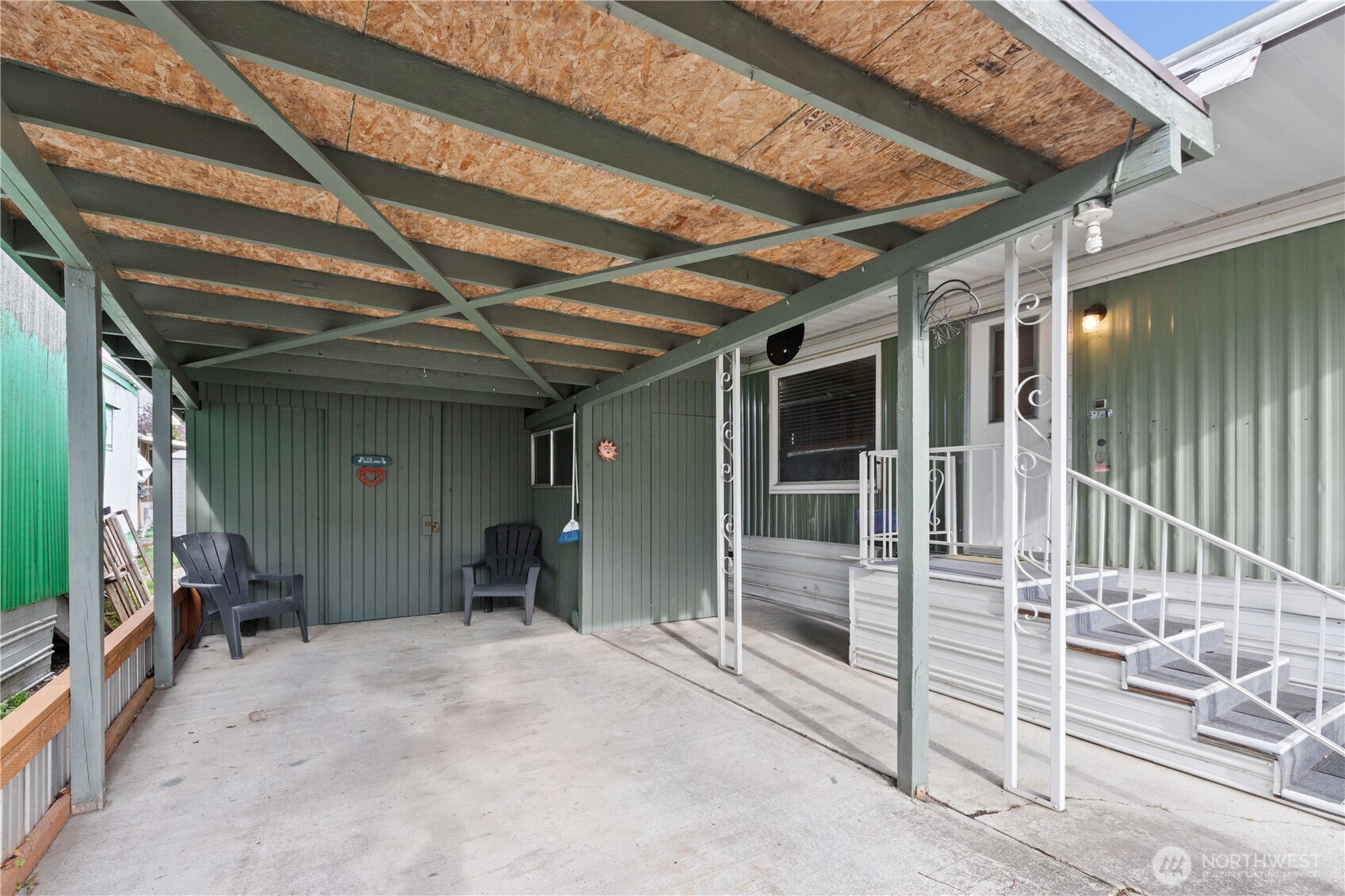 2522 Old Highway 99 South Road, Unit 2 Mount Vernon, WA 98273 - Photo 18 of 20 a view of a hallway with wooden walls and windows