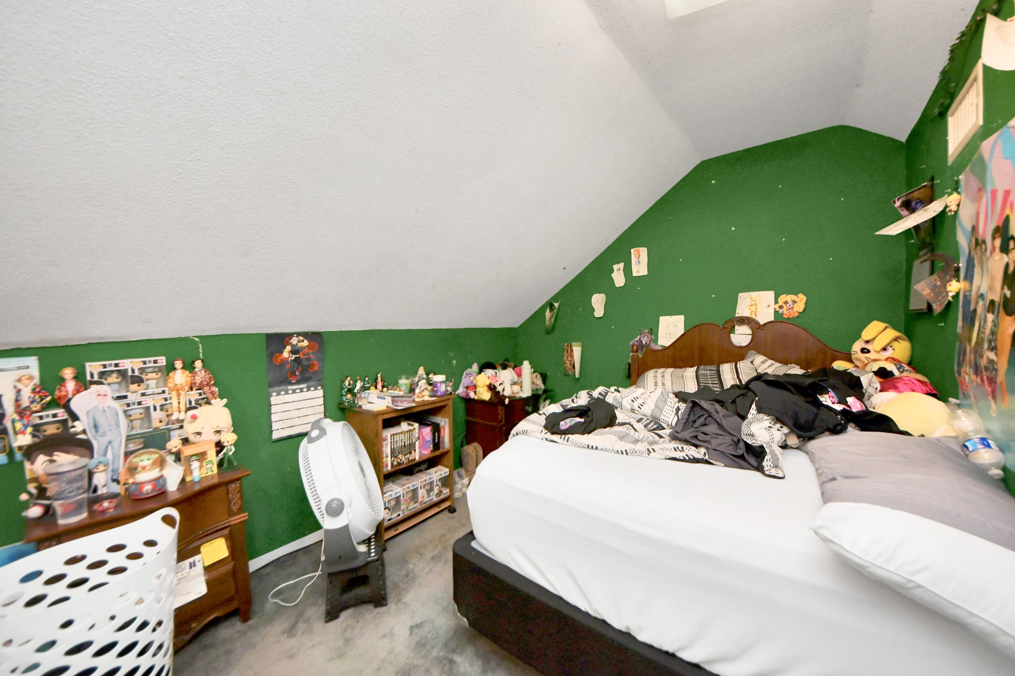 5134 Leeland Street Houston, TX 77023 - Photo 24 of 28 a bathroom with a sink mirror and a table