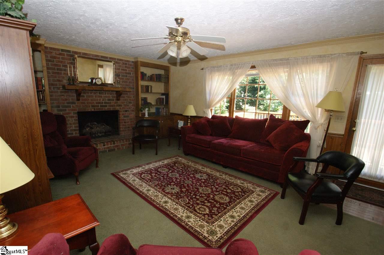 700 East Silverleaf Street Greer, SC 29650 - Photo 4 of 21 Gallery Image 4