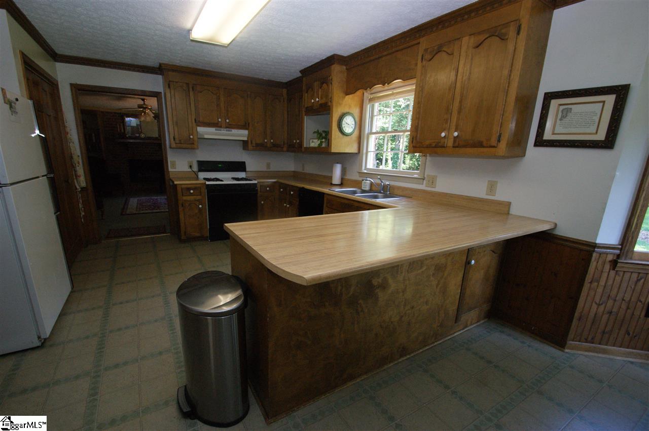 700 East Silverleaf Street Greer, SC 29650 - Photo 6 of 21 Gallery Image 6