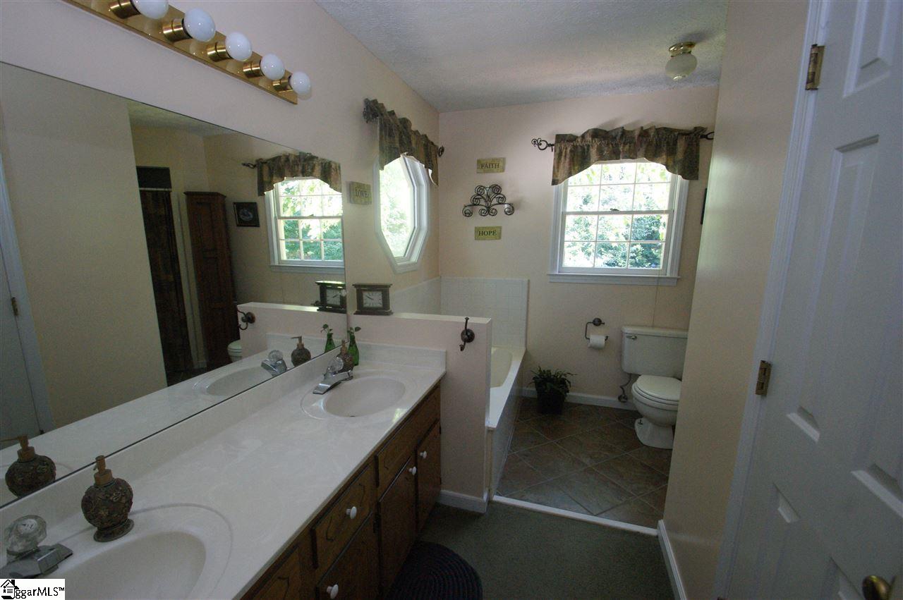 700 East Silverleaf Street Greer, SC 29650 - Photo 10 of 21 Gallery Image 10