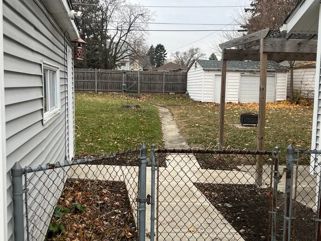 $229,000 | 1817 Cora Street, Crest Hill, IL 60403