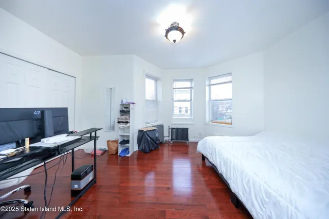 $890,000 | 146 Cedar Avenue | South Beach