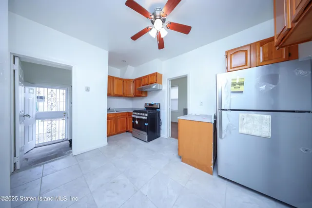 $890,000 | 146 Cedar Avenue | South Beach