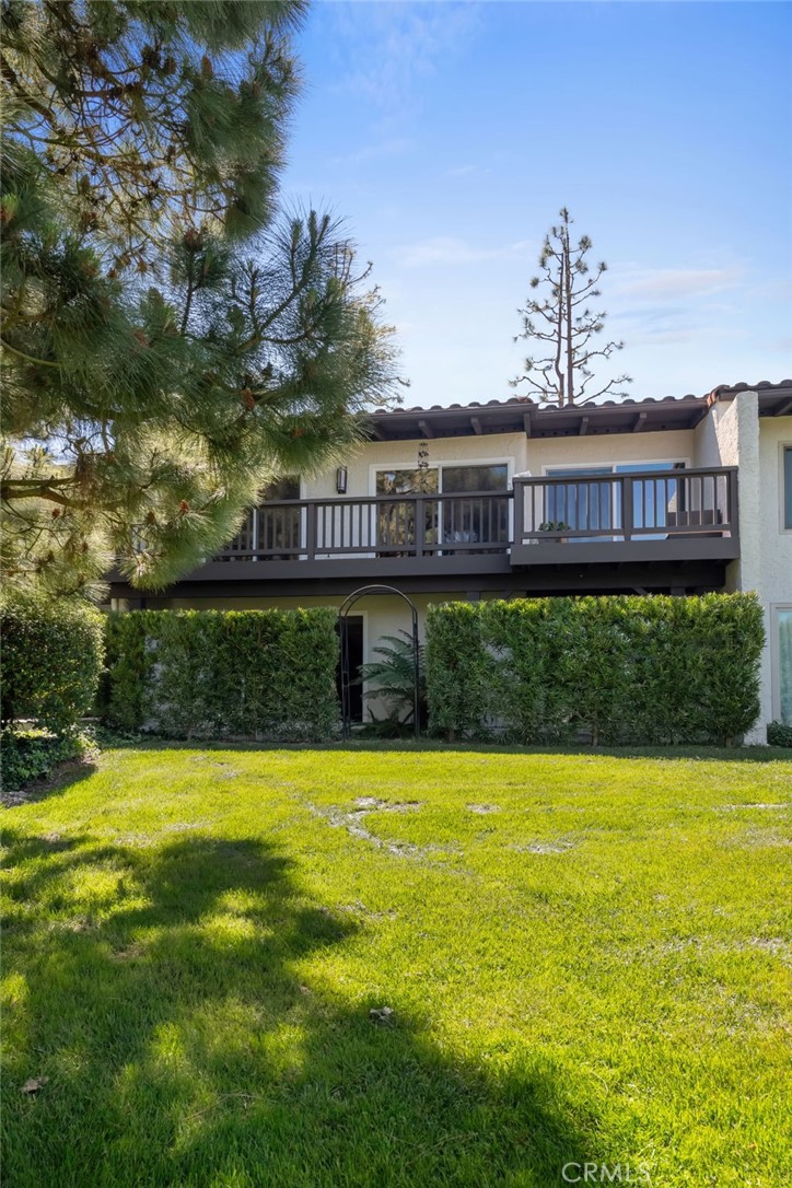 97 Cypress Way Rolling Hills Estates, CA 90274 - Photo 25 of 26 View of unit from back
