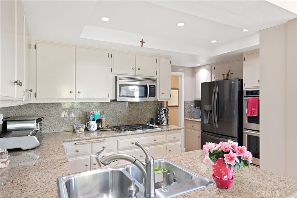 97 Cypress Way Rolling Hills Estates, CA 90274 - Photo 10 of 26