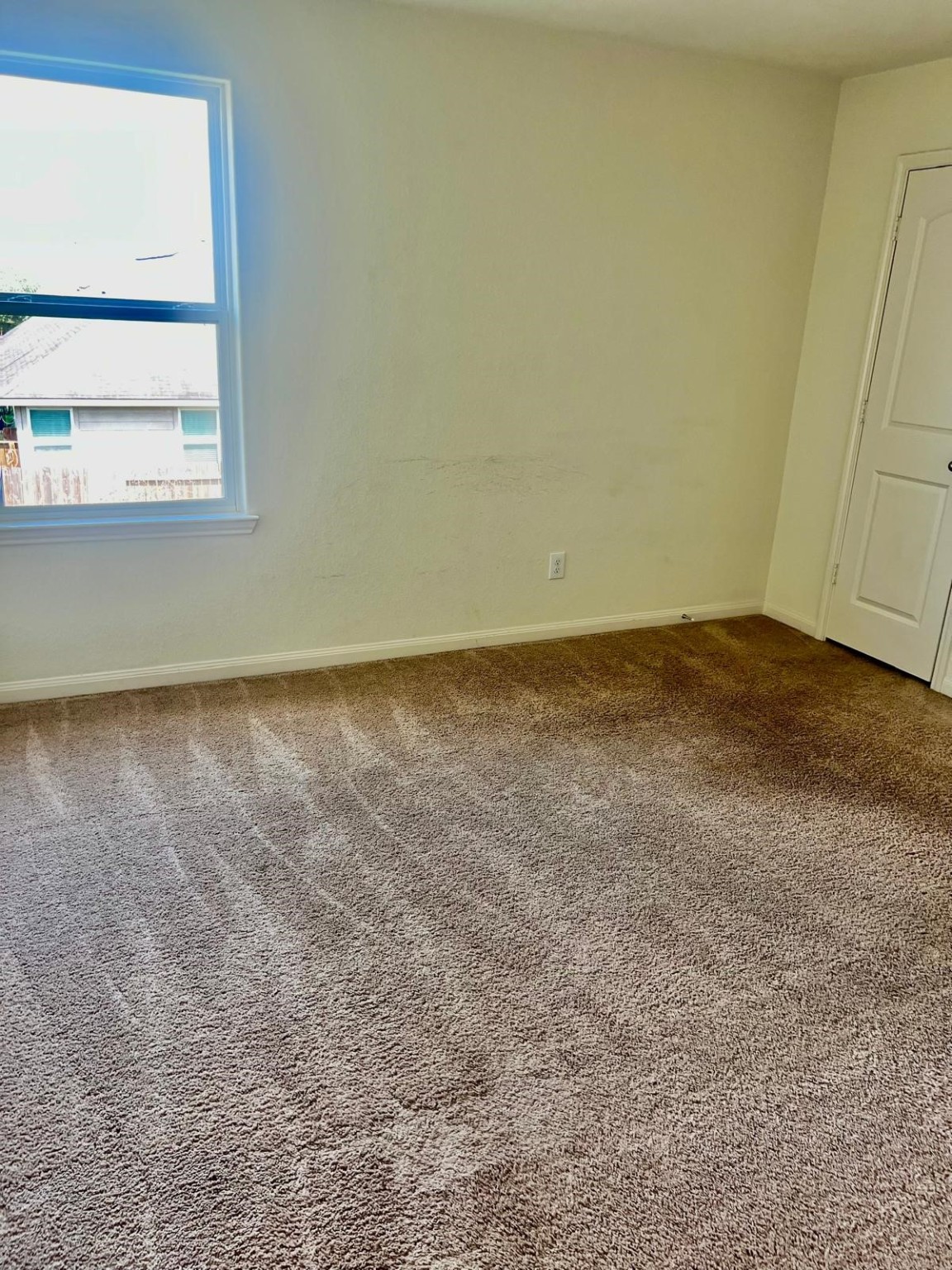 6159 El Oro Drive Houston, TX 77048 - Photo 10 of 10 a view of empty room with window