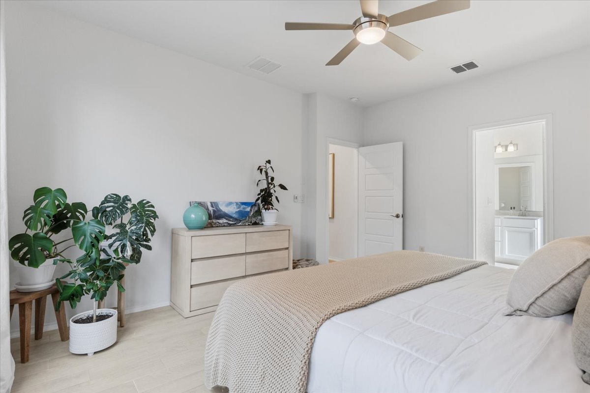 6909 Daniel Ranch Drive Austin, TX 78744 - Photo 13 of 24