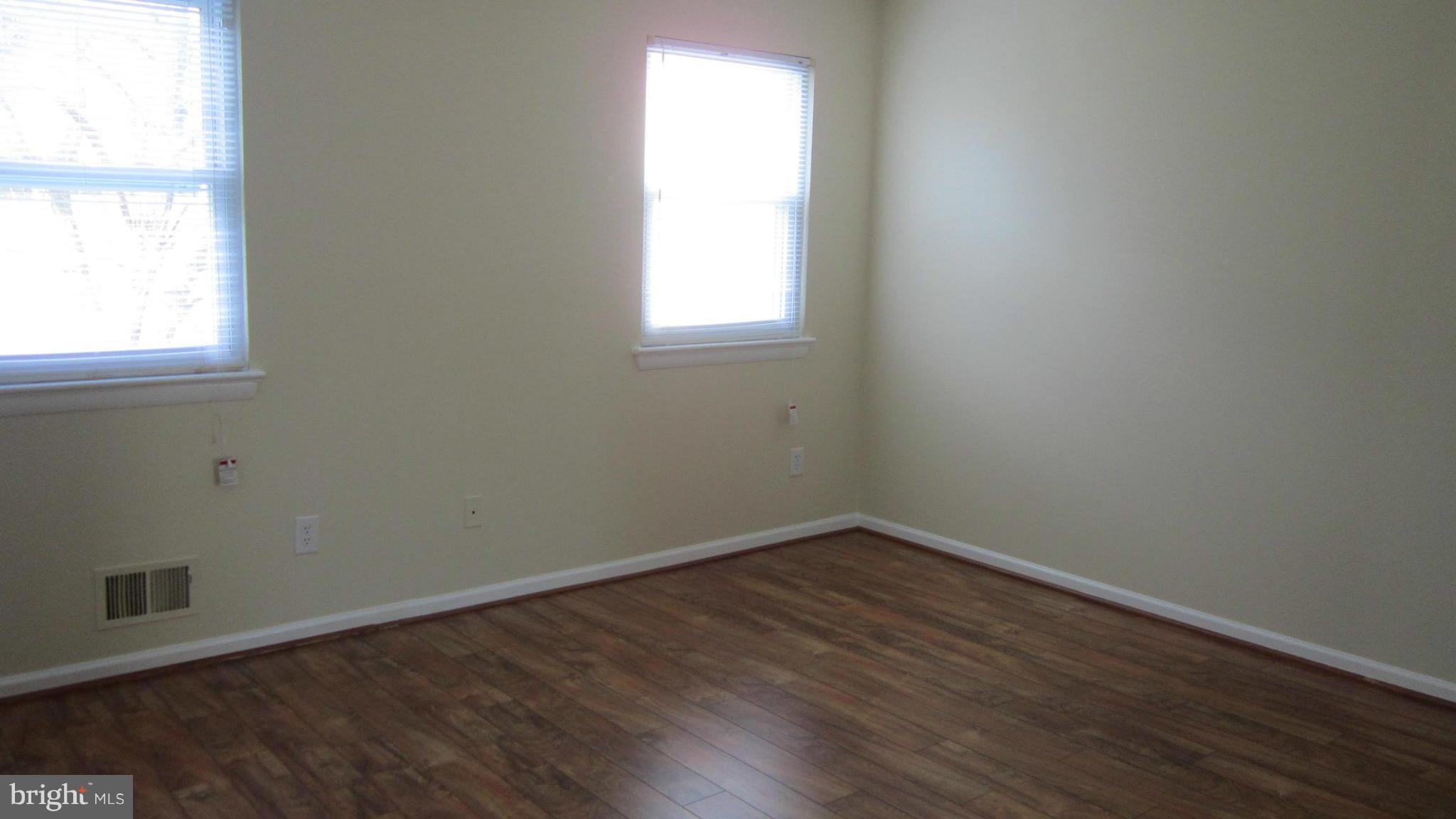 17124 Whites Road Poolesville, MD 20837 - Photo 9 of 17 Master bedroom