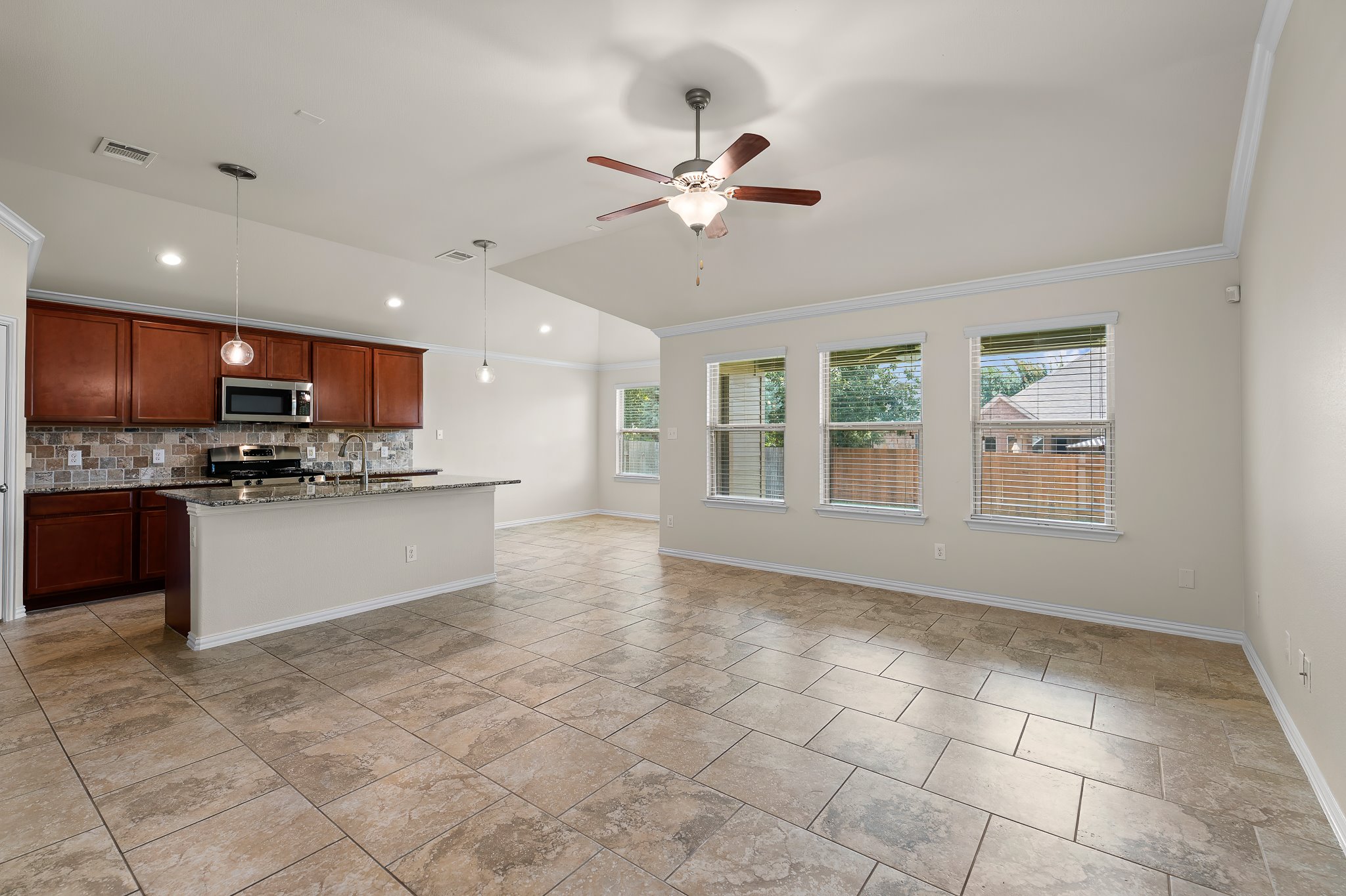 4517 Chestnut Meadows Bend Georgetown, TX 78626 - Photo 10 of 40