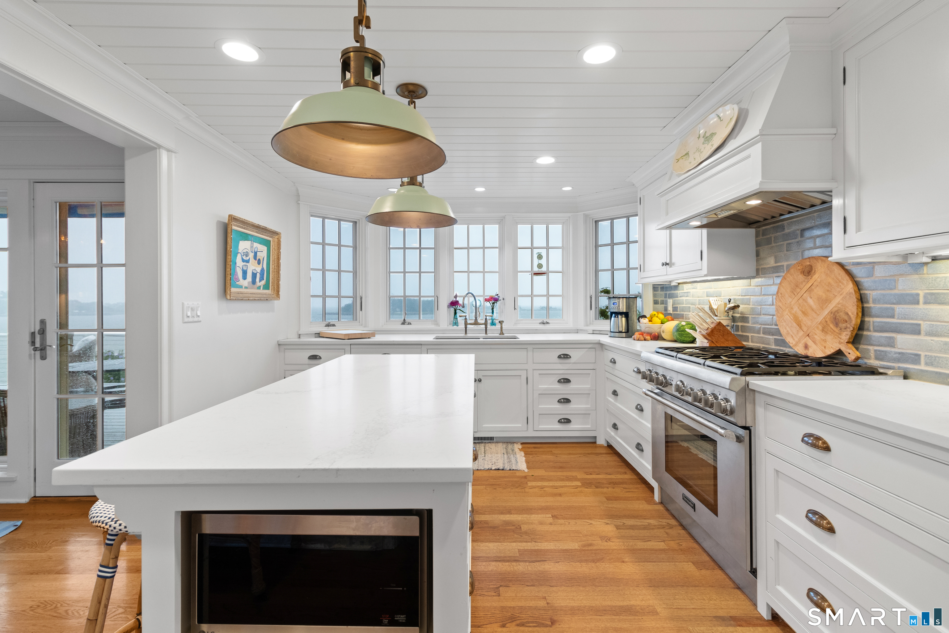 27 Prospect Hill Road Branford, CT 06405 - Photo 12 of 35