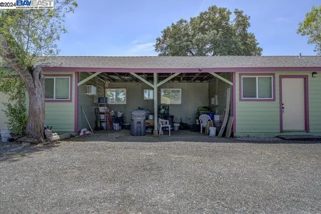 $440,000 | 8080 State Highway 99E, Los Molinos, CA 96055