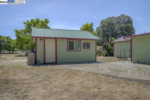 $440,000 | 8080 State Highway 99E, Los Molinos, CA 96055
