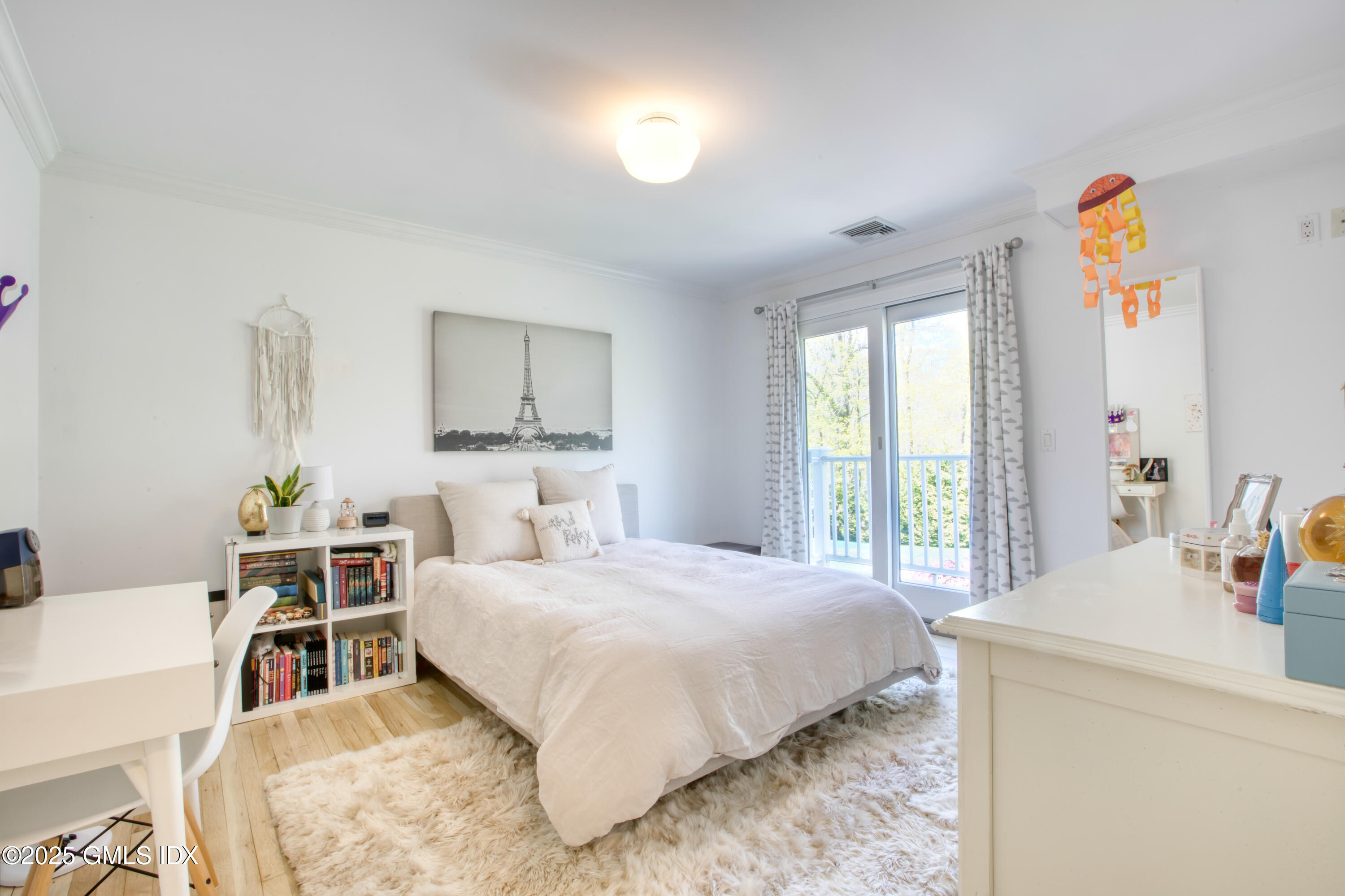35 Dartmouth Road Cos Cob, CT 06807 - Photo 13 of 27 13