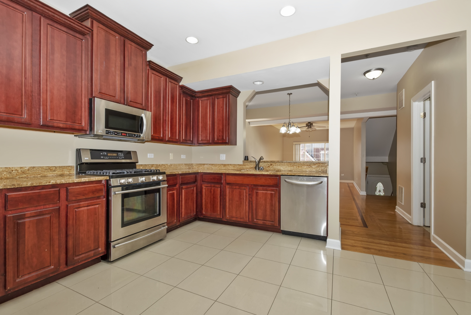 7204 West 83rd Street Bridgeview, IL 60455 - Photo 6 of 11