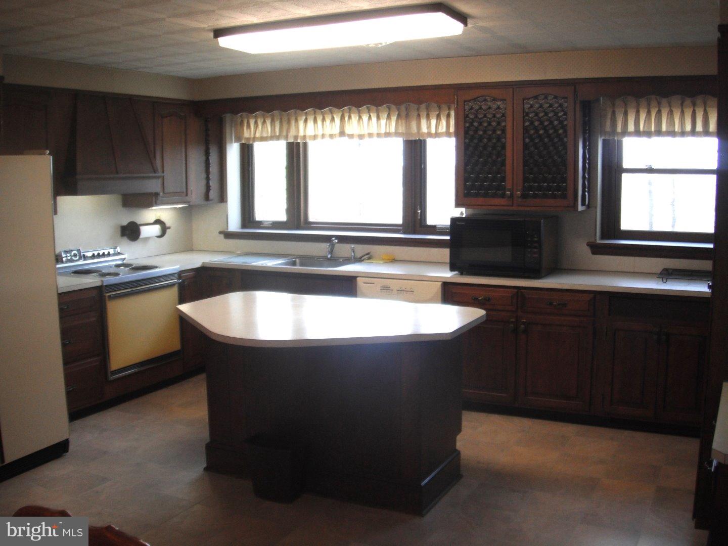 1301 Ridge Road Perkasie, PA 18944 - Photo 6 of 22