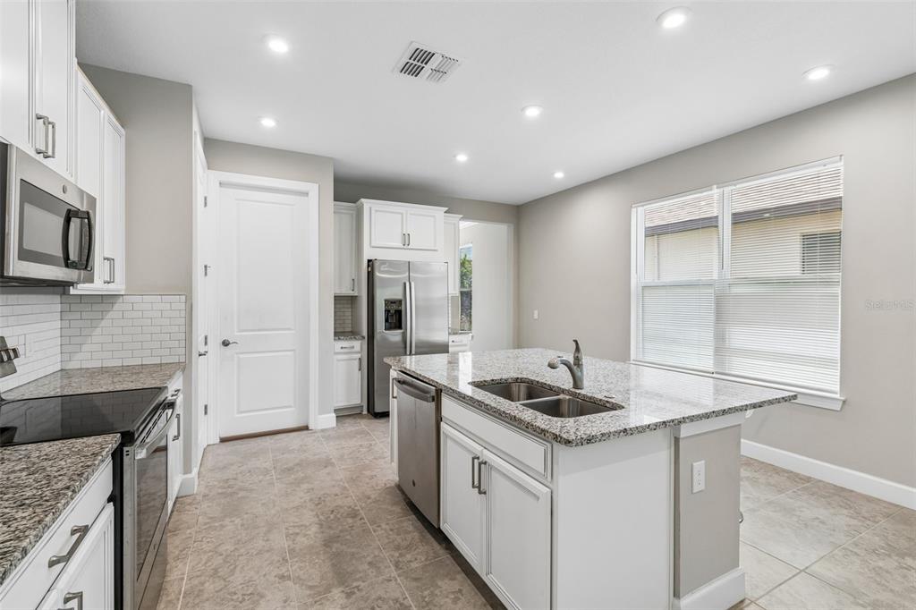 2159 Palm Tree Drive Kissimmee, FL 34759 - Photo 10 of 50