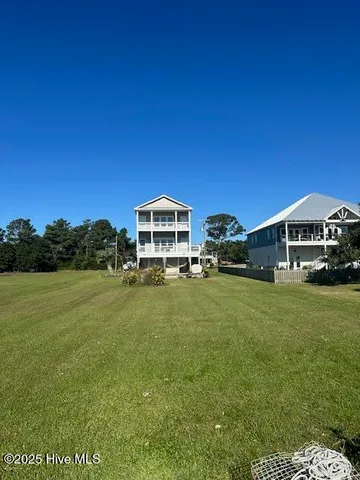 $3,500 | 120 Hugh Edens Lane, Unit B, Hampstead, NC 28443