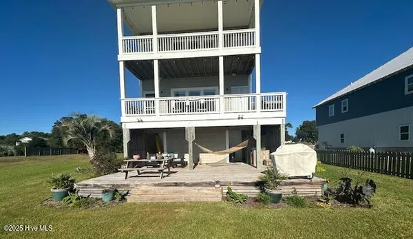 $3,500 | 120 Hugh Edens Lane, Unit B, Hampstead, NC 28443