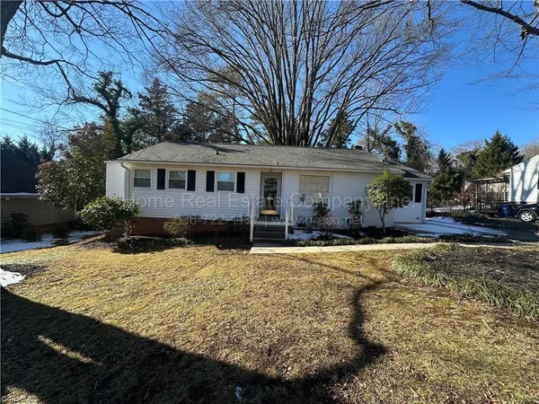 $2,095 | 348 Pennsylvania Avenue, Winston-Salem, NC 27104