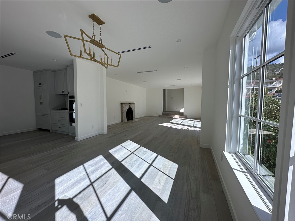 338 West Kenneth Road Glendale, CA 91202 - Photo 8 of 18