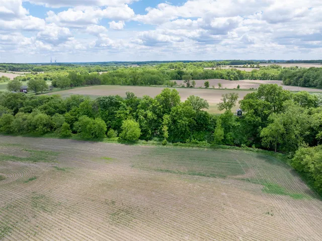 a view of a green field with lots of green space