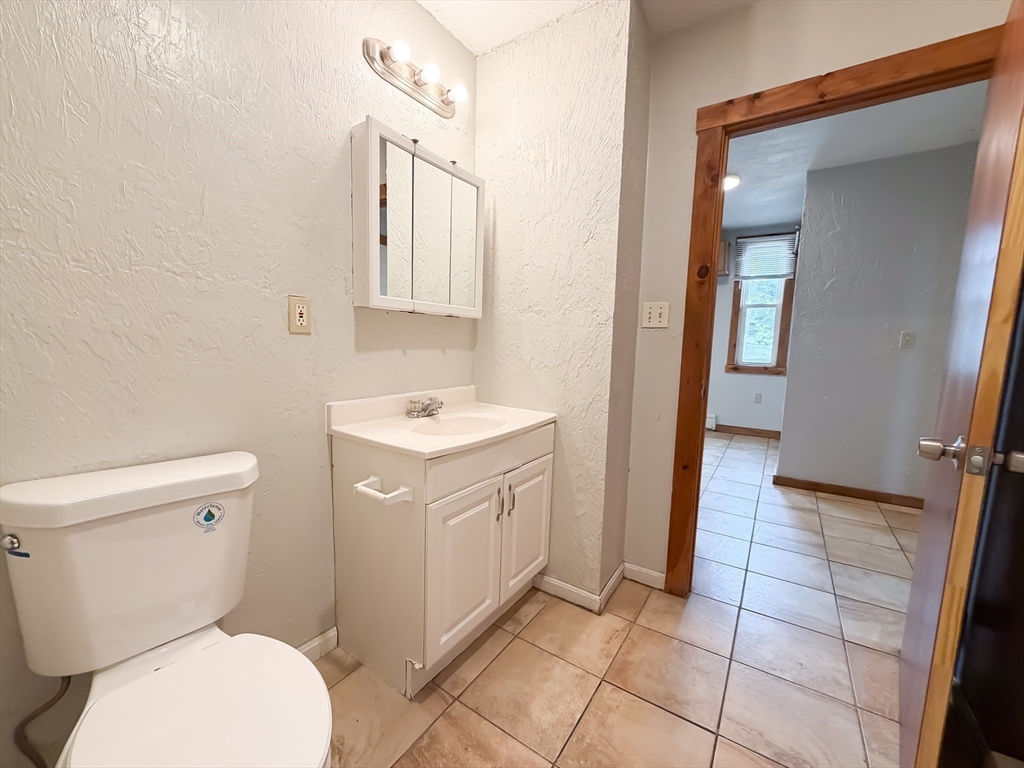 127 Austin Street Worcester, MA 01609 - Photo 12 of 20