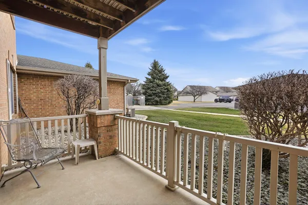 $210,000 | 9735 Wildwood Court, Unit 1B, Highland, IN 46322