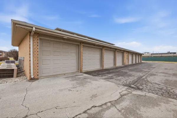 $210,000 | 9735 Wildwood Court, Unit 1B, Highland, IN 46322