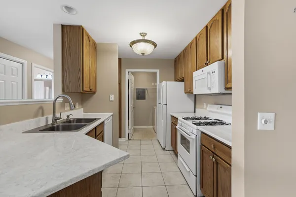 $210,000 | 9735 Wildwood Court, Unit 1B, Highland, IN 46322