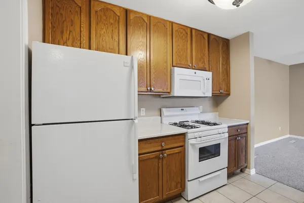 $210,000 | 9735 Wildwood Court, Unit 1B, Highland, IN 46322