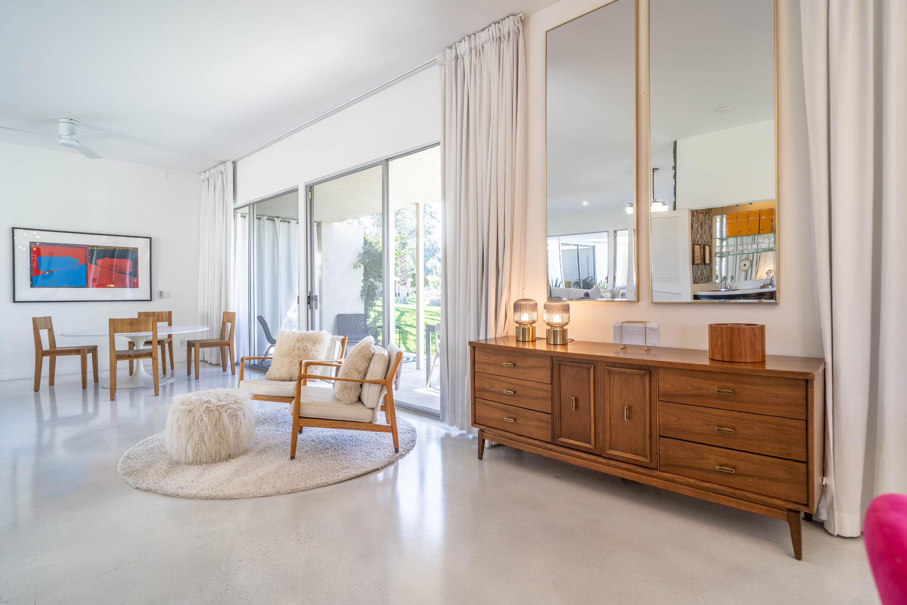 45705 Pawnee Road Indian Wells, CA 92210 - Photo 20 of 59 a living room with furniture and a large window