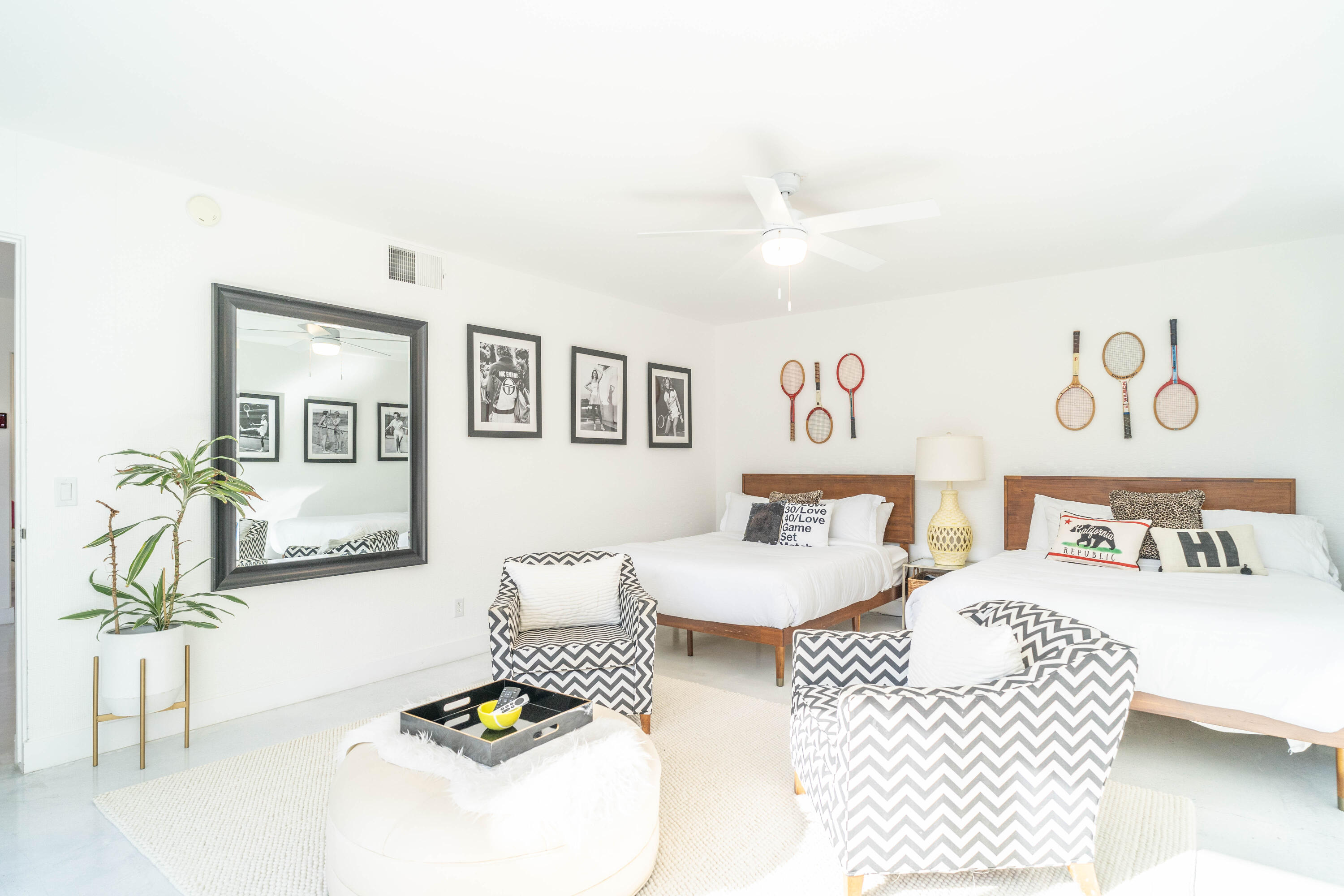 45705 Pawnee Road Indian Wells, CA 92210 - Photo 40 of 59 a living room with furniture and a table